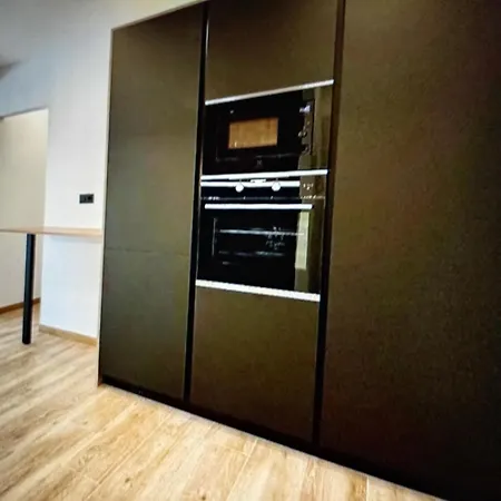 Apartment Tyylikaes Ja Tilava Viihtyisaeaen Majoittumiseen Ja Unohtumattomiin Lomapaeiviin